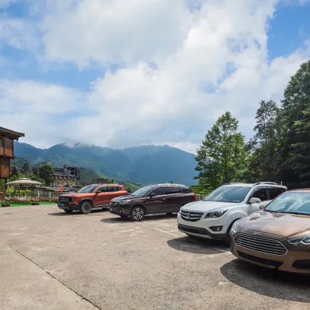 Yuelai Courtyard Hotel (Longsheng Longji Terrace Observation Deck)