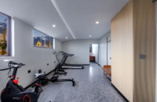 JAMES JOYCE Coffetel (Xishuangbanna Jinghong Splashing Water Plaza Riverside Night Market)