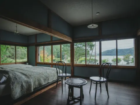 THE LAKE Kawaguchikokurashi Hotels near Saiko Lake