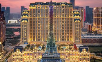 Zhuhai Guozi Dance Hotel (Wan Chai Port International Convention and Exhibition Centre Branch)