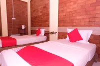 OYO 1017 Al-Inshirah Inn Hotels in Sering