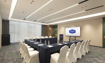 Hampton by Hilton Zhengzhou East Railway Station