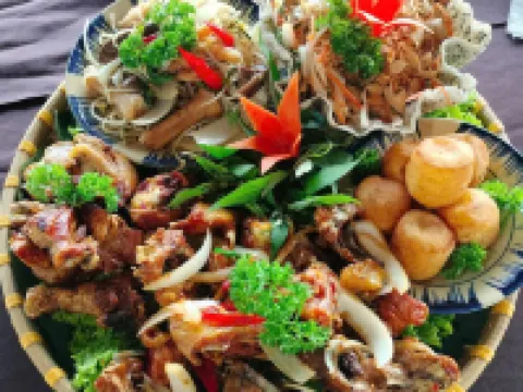 Homestay Thac Lien Khuong 德重縣酒店