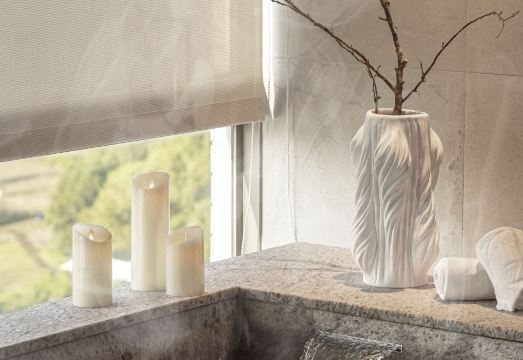 3. 윤 에스테이트 ..