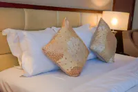 The Avenue Plaza Hotel