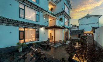 Guiyin Tangshe ・ Dual View | Panoramic Vacation Apartment (Dali Erhai Cai Village Wharf)