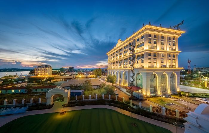 ST Hotel Wattay Airport