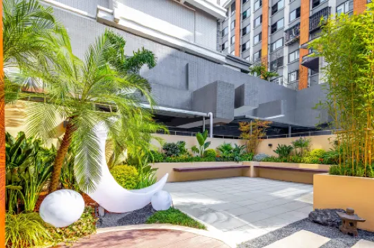 Yuehu Rongzhu Hotel (Two Rivers and Four Lakes Elephant Trunk Hill)