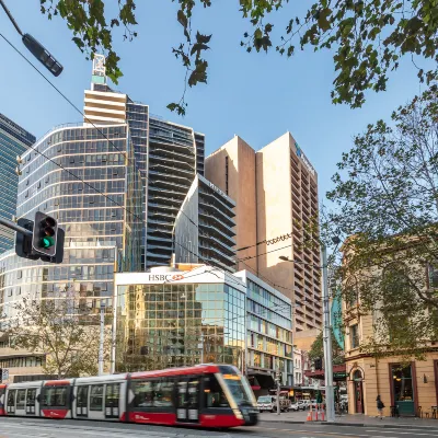 Meriton Suites Campbell Street Отели рядом с достопримечательностью «Хеймаркет»