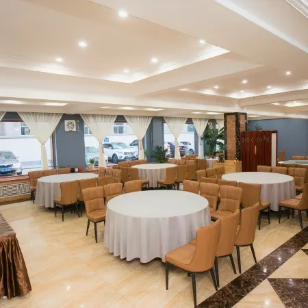 Chifeng Huayi Hotel