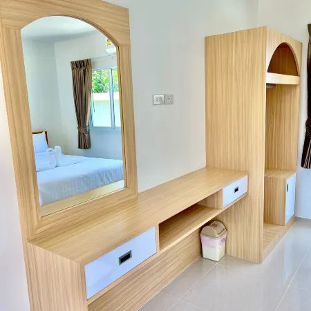 Le poulet poolvilla khanom