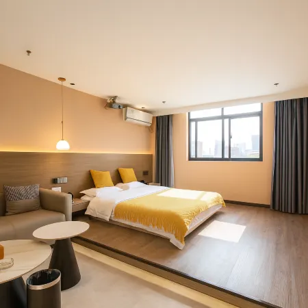 THE DREAM-HOTEL