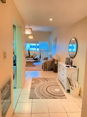 Stylish Serene 2BHK in the Heart of the City Hotels in 