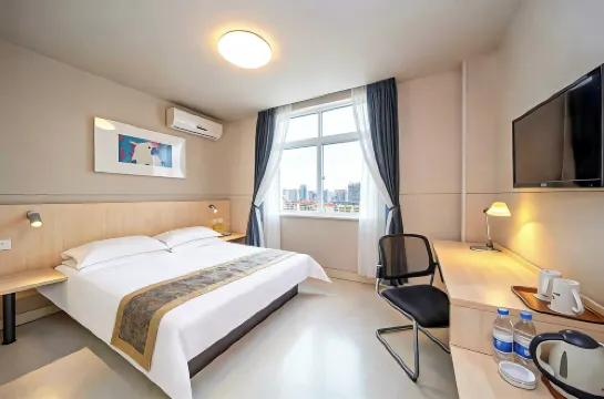 Tongling Yiyang Yinhu Hotel (Patio Lake Park)