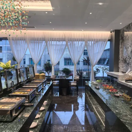 Tangshe Hotel (Luliang Tongle Plaza)