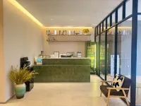 Locke Hotel (Luoyang Longmen High-speed Rail Station Branch)