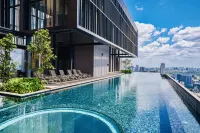 Lucentia residance by vacation vibes lalaport bbcc - สระว่ายน้ำส่วนตัว