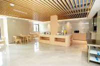 Jinggangshan Golden Resort Hotel (Jinggangshan Revolutionary Museum Branch in Ciping Scenic Area)