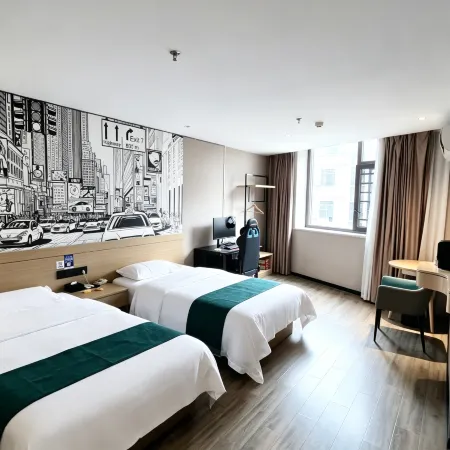 SKY Yunzhiyu E-sports Homestay (Heyuan Wanlong City Asia's First High Fountain)