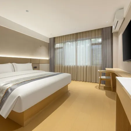 Blue Hotel (Baise Aegean Shopping Plaza Youjiang National Medical College)