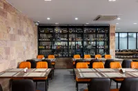 Amana Hotel Phnom Penh - bar