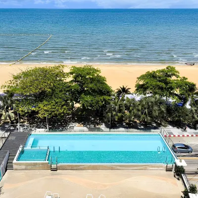 Jomtien Hisotel Отели рядом с достопримечательностью «Хат Джомтьен»