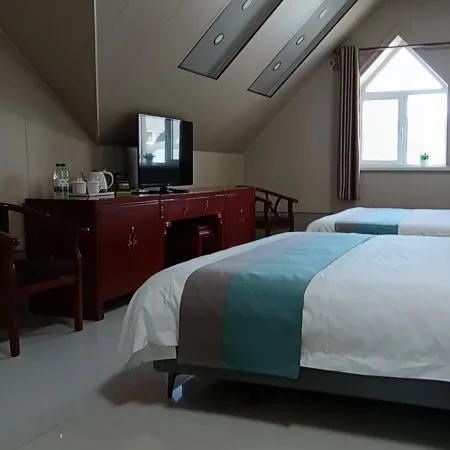 No. 8 Garden Holiday Villa