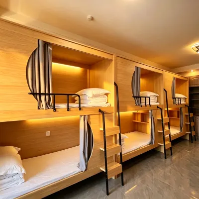 Shiyi Hostel (West Railway Station Subway Station) Hotel dekat Biro Pertambangan Xishan