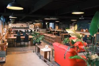 YANG ARCHITECT HOUSE -BUSINESS CONFERENCE B&B - Business