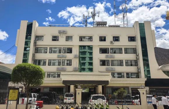 鄉城巴姆山大酒店