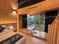 Shijian Mountain Kaili Nanhua Miao Village - マウンテンビュー