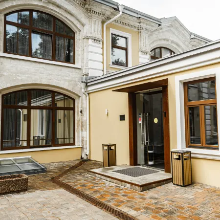Грегори Урбан Отели рядом с достопримечательностью ««Островок»»