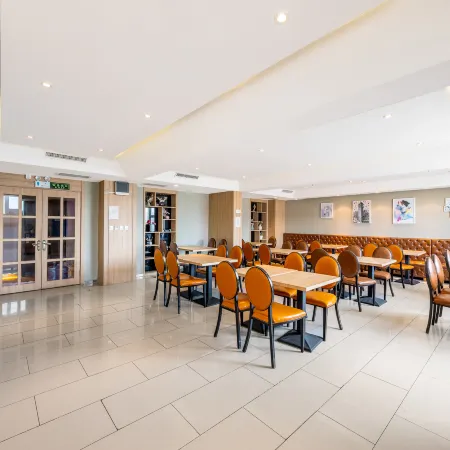 Lilan Express Hotel (Beijing Yizhuang Tongji South Road Subway Station) Отели рядом с достопримечательностью «Старый город»