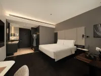Xuzhou Pengcheng Square Xuyi Affiliated Hospital Subway Station Atour Hotel - balcony