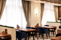 Zolotoye Sechenie Avtorskij Hotel - فطور