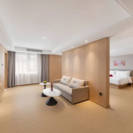 Wyndham Meiyin Hotel (Zhanjiang Seaside Park)