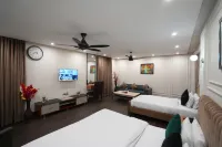 Hotel Elegant Executive Suites - 3-Star