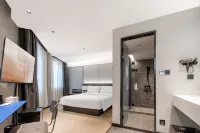 Zhoushan Dinghai Atour Light Hotel