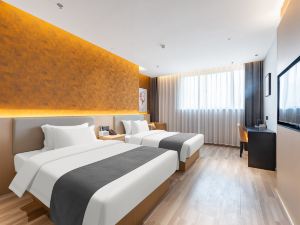 Yizhijia Light Luxury Hotel (Yancheng Financial City)