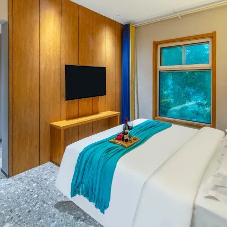 Luoyang First Sight Hotel