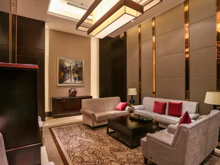 Wyndham Grand Plaza Royale Mingfa Zhangzhou Отели рядом с достопримечательностью «Yuzhou Polytechnic Vocational College»