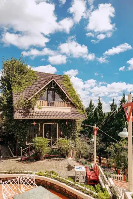 Thi Tran Co Da Lat Hotels near 大叻-明月居士林 - Minh Nguyệt Cư Sĩ Lâm