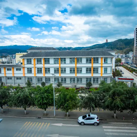 Moxiang Qingzhu Hotel (Linyi No.1 Middle School)