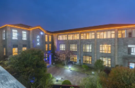 Yinglong Haipan Holiday Hotel