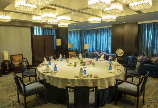 5. 리갈 인터내셔널..