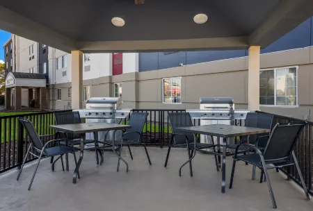 Candlewood Suites Lafayette - River Ranch