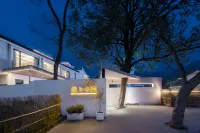 Anji Lanshan · Family Stream Trekking · Stargazing Pool · Boutique Resort · Villa Courtyard Hotel dekat Wu Changshuo Former Residence