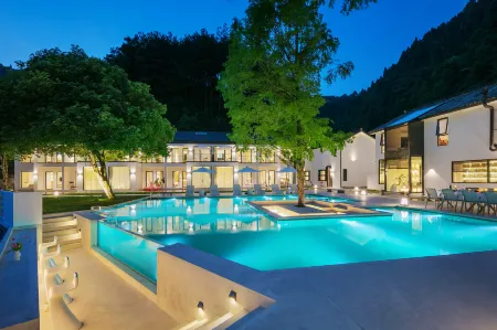 Qiandao Lake Yungu Songjian Holiday Homestay Отели рядом с достопримечательностью «The Qxtd Lion Ctiy»