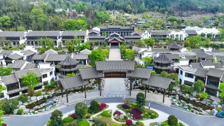 Yangming Hot Spring Resort Town, Ganzhou Отели в г. Шанъю
