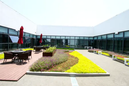 Vienna 3 Best Hotel (Lianyungang Guannan High-Speed Railway Station) Отели рядом с достопримечательностью «Er'langshen Culture Relics Park»